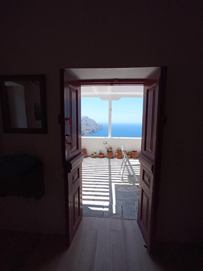 Anemos Guest House Karpathos Olympos  エクステリア 写真