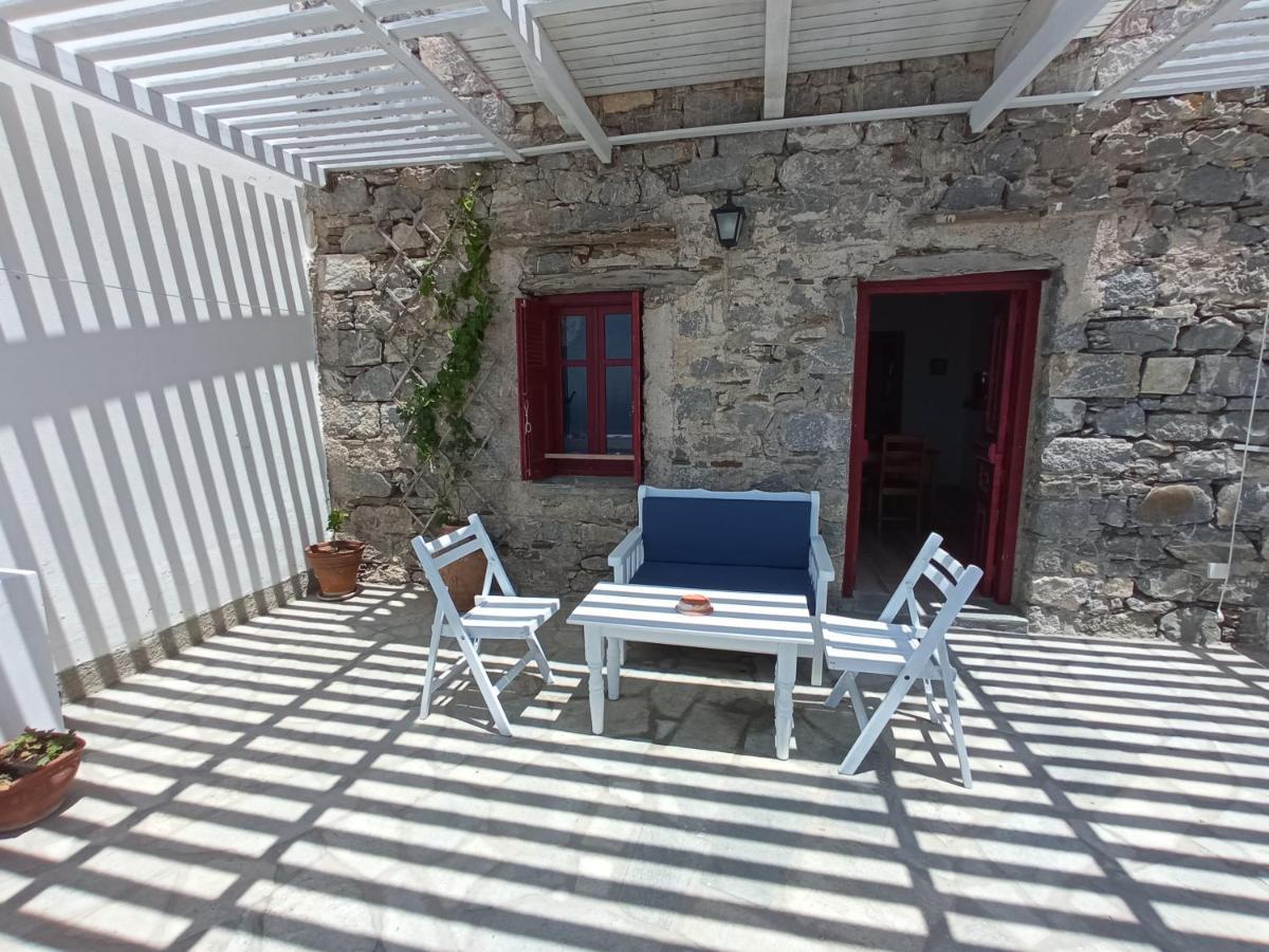 Anemos Guest House Karpathos Olympos  エクステリア 写真