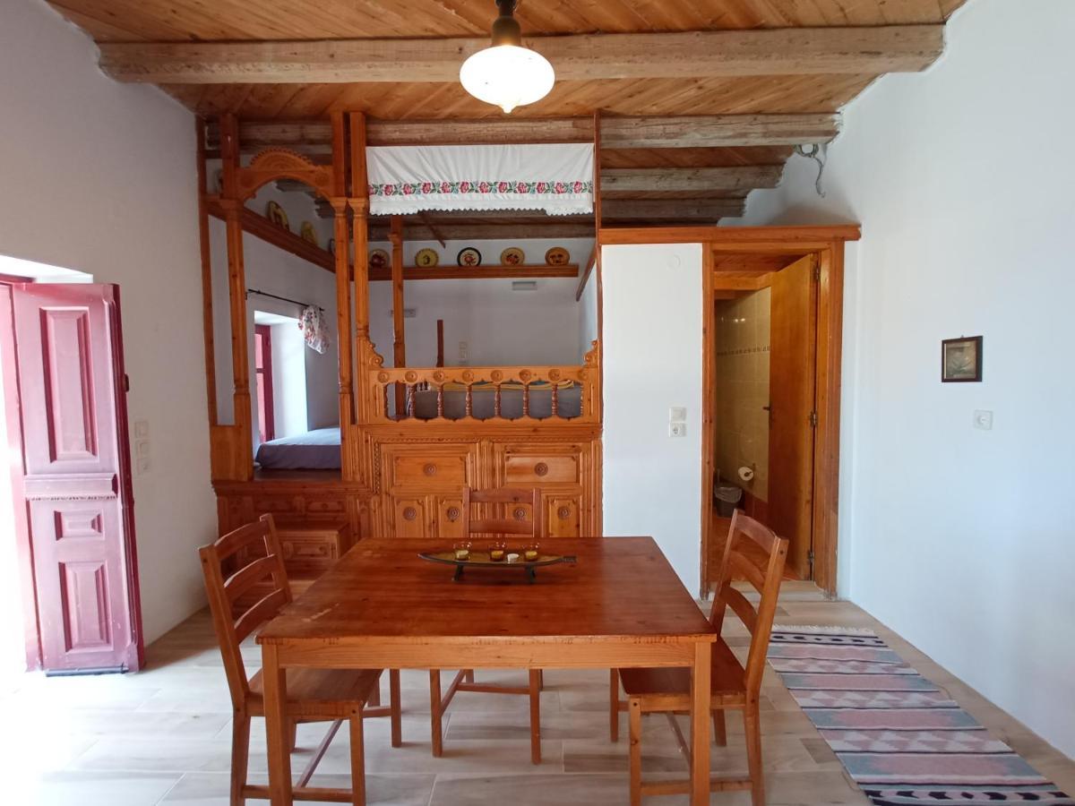 Anemos Guest House Karpathos Olympos  エクステリア 写真