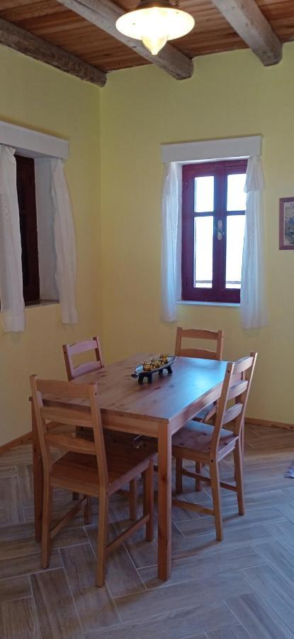 Anemos Guest House Karpathos Olympos  エクステリア 写真