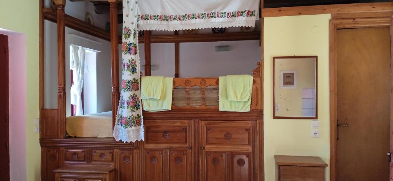 Anemos Guest House Karpathos Olympos  エクステリア 写真