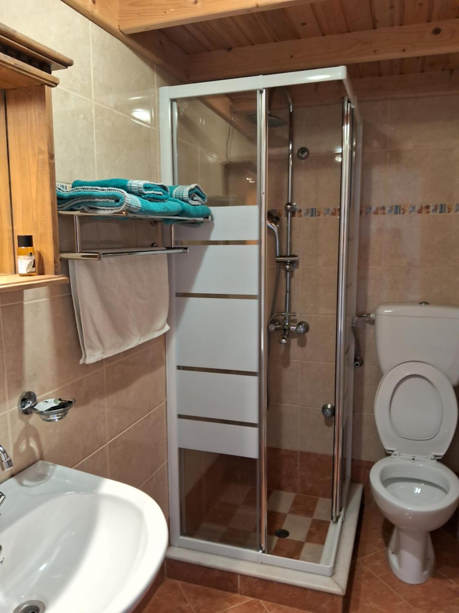 Anemos Guest House Karpathos Olympos  エクステリア 写真