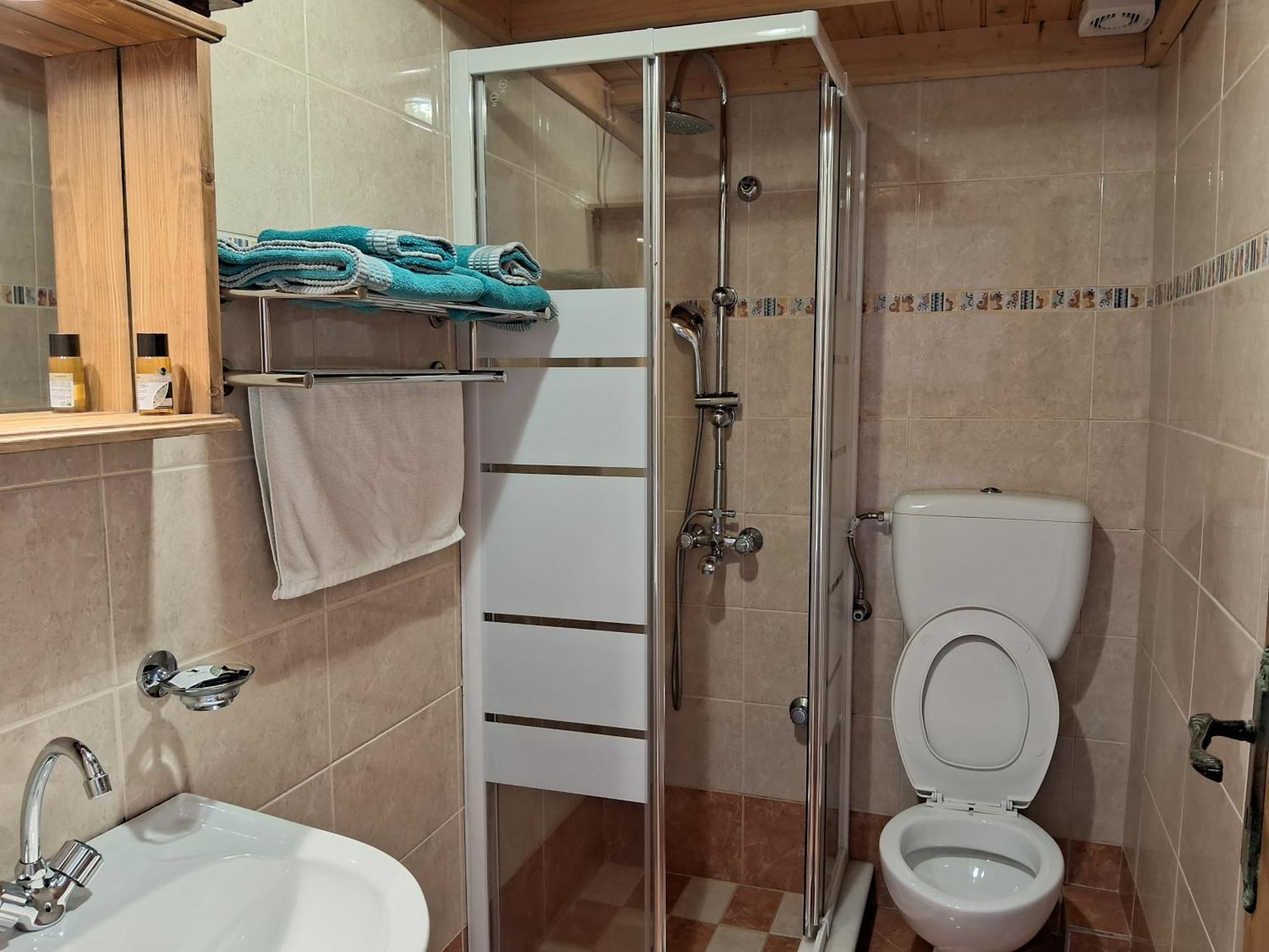 Anemos Guest House Karpathos Olympos  エクステリア 写真